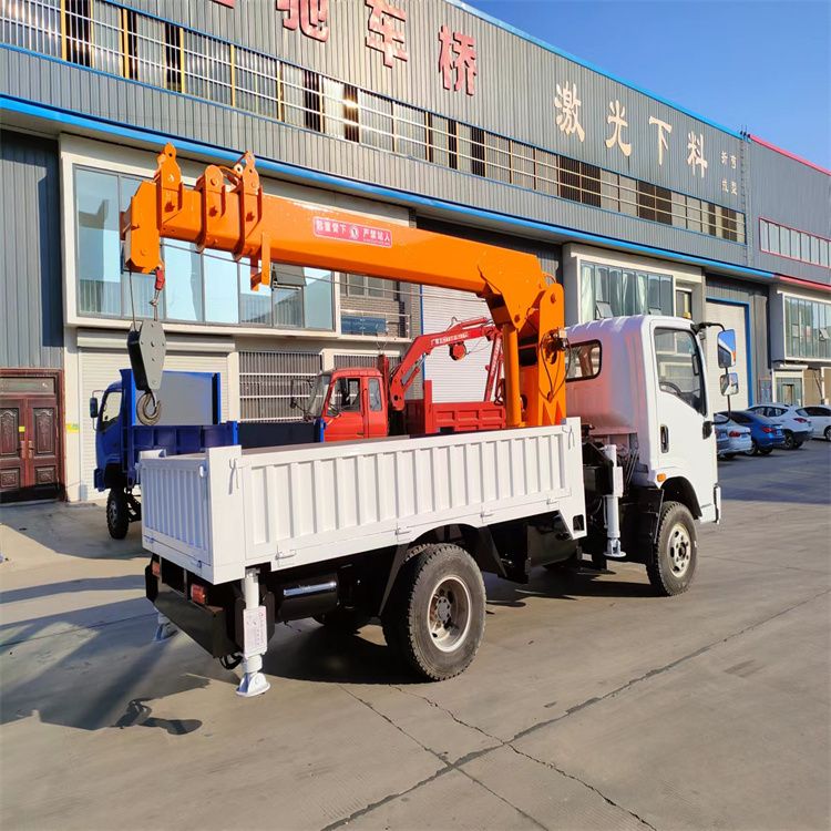 西市区三轮随车吊定制 农用改装机自备吊中瑞长期出售